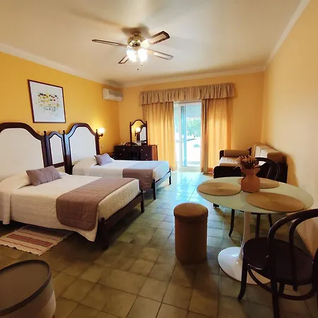Apartamentos Turisticos Praia Grande Ferragudo  Esterno foto